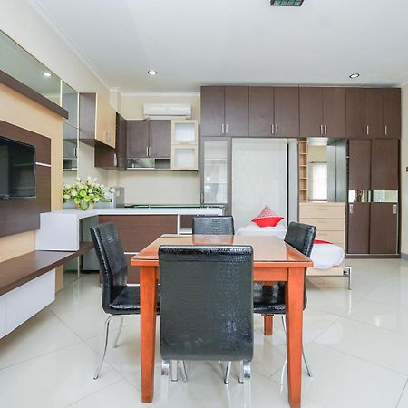 OYO 1430 Hotel Ratna Syariah Probolinggo Bagian luar foto